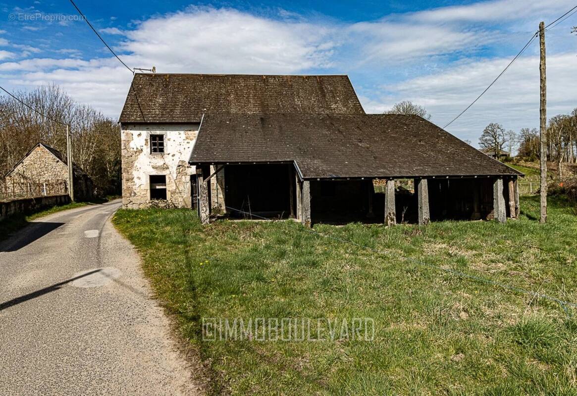 Maison à MONTEL-DE-GELAT