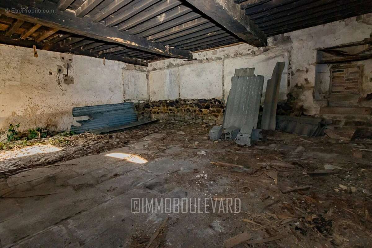 Maison à MONTEL-DE-GELAT