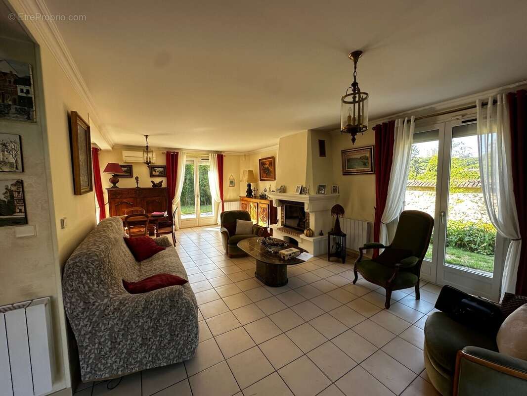 Maison à SOISY-SUR-SEINE