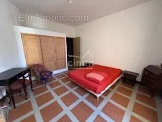 Maison à LARAGNE-MONTEGLIN