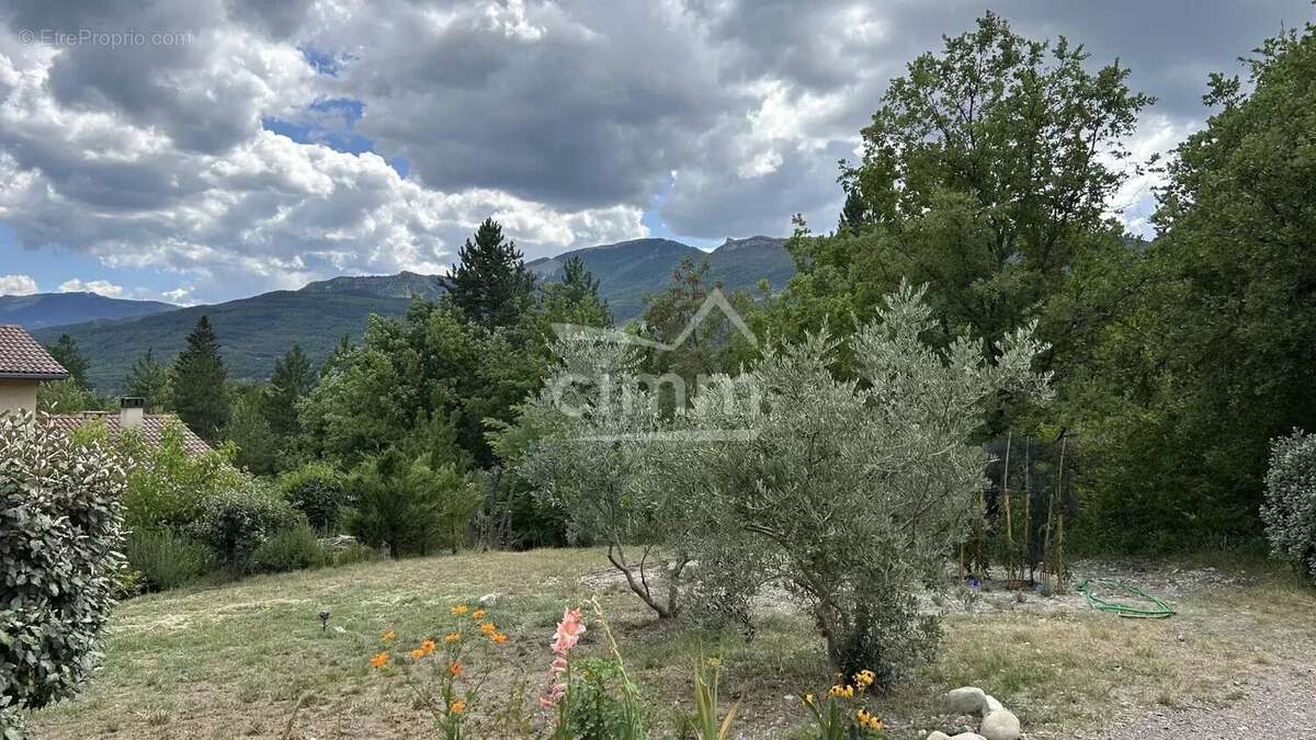 Maison à CHATEAUNEUF-DE-CHABRE