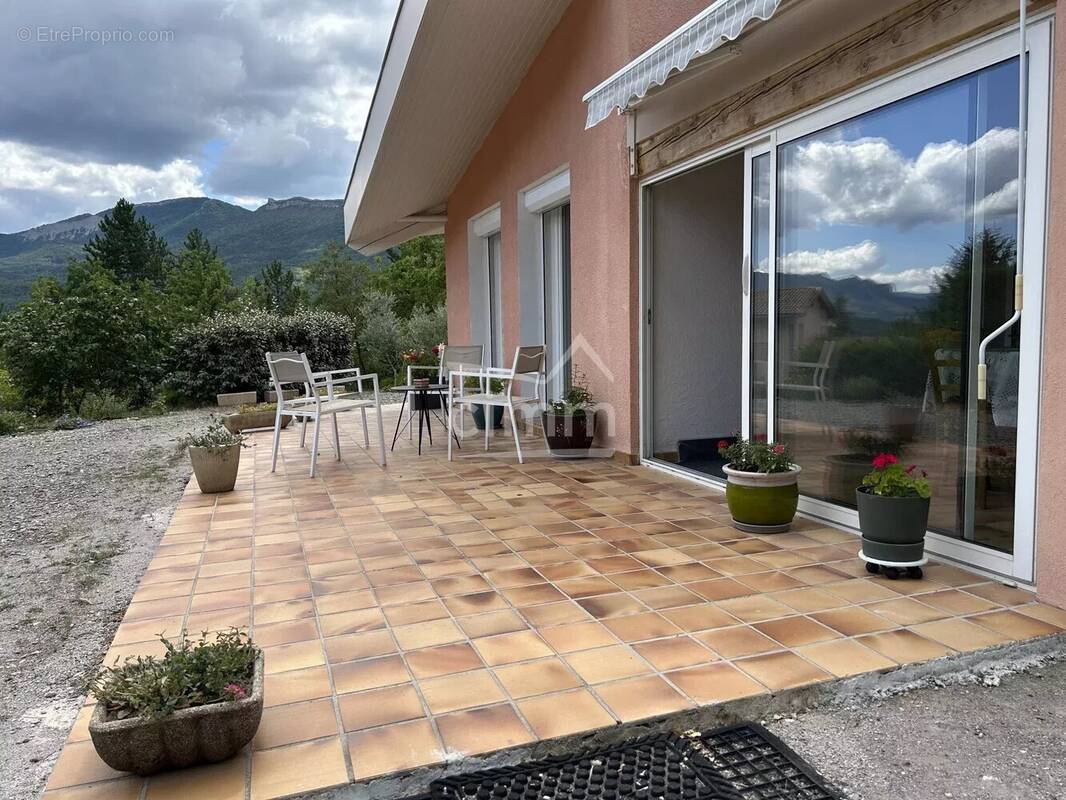 Maison à CHATEAUNEUF-DE-CHABRE