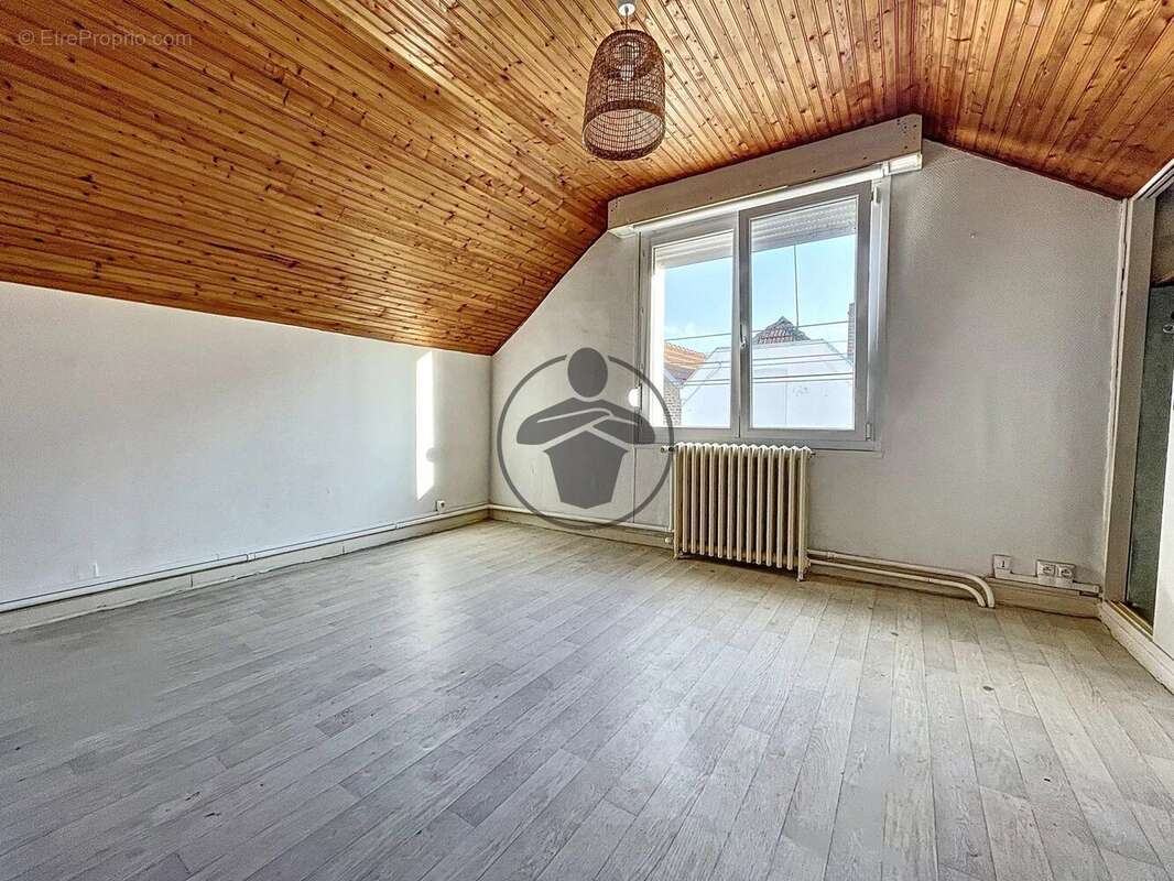 Maison à SAINT-QUENTIN