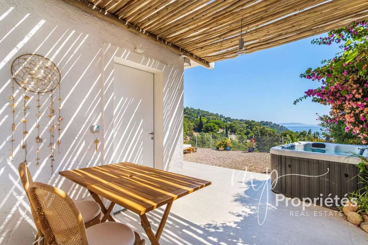 Appartement à LE LAVANDOU