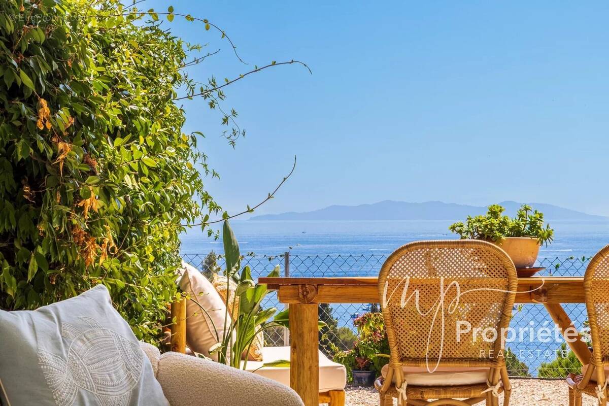 Appartement à LE LAVANDOU