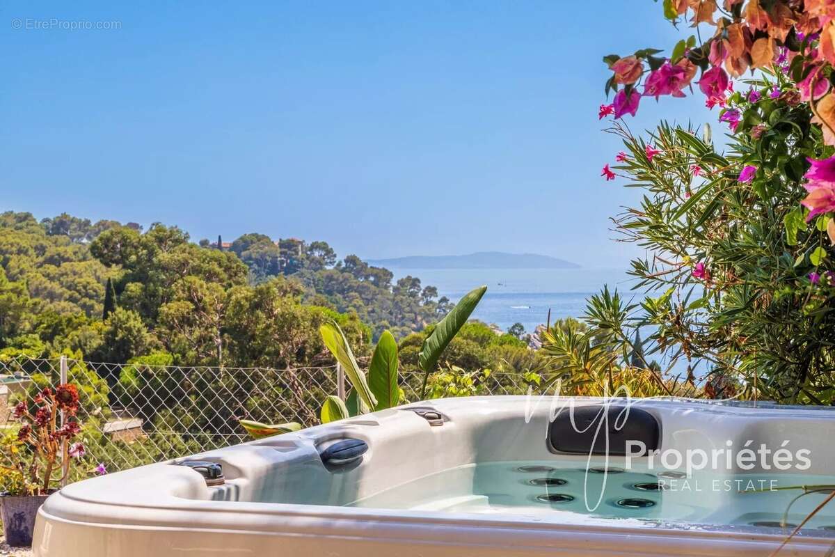 Appartement à LE LAVANDOU