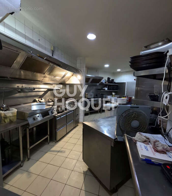 Commerce à SAINT-CYPRIEN