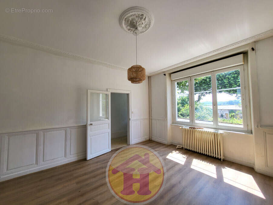 Maison à SAINT-JUNIEN