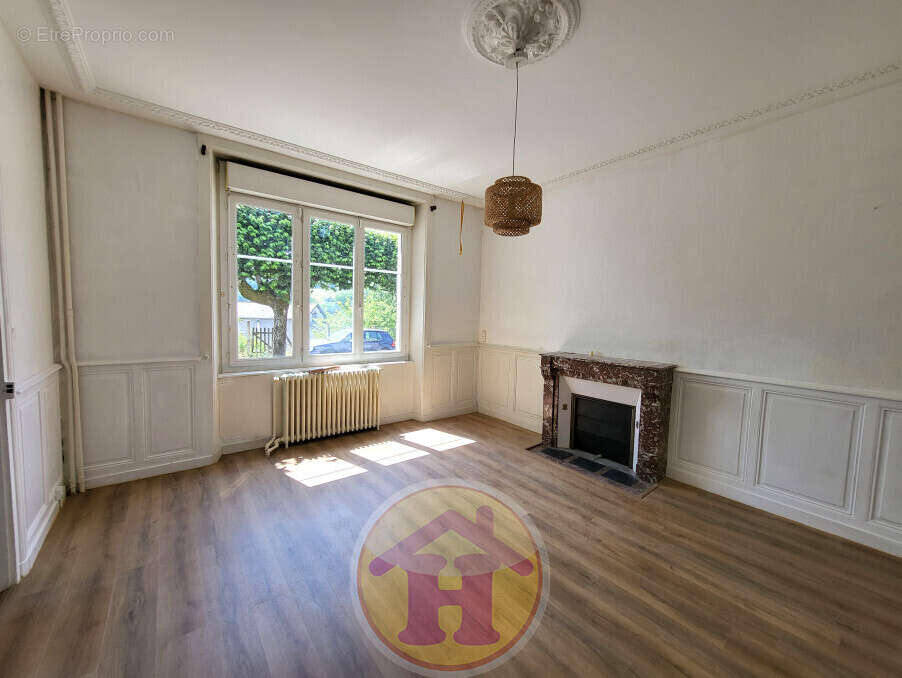 Maison à SAINT-JUNIEN