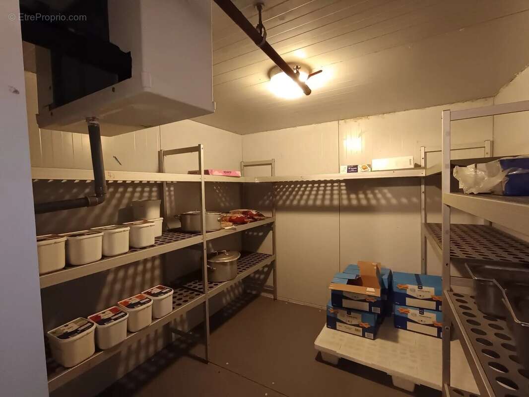 Commerce à SIN-LE-NOBLE