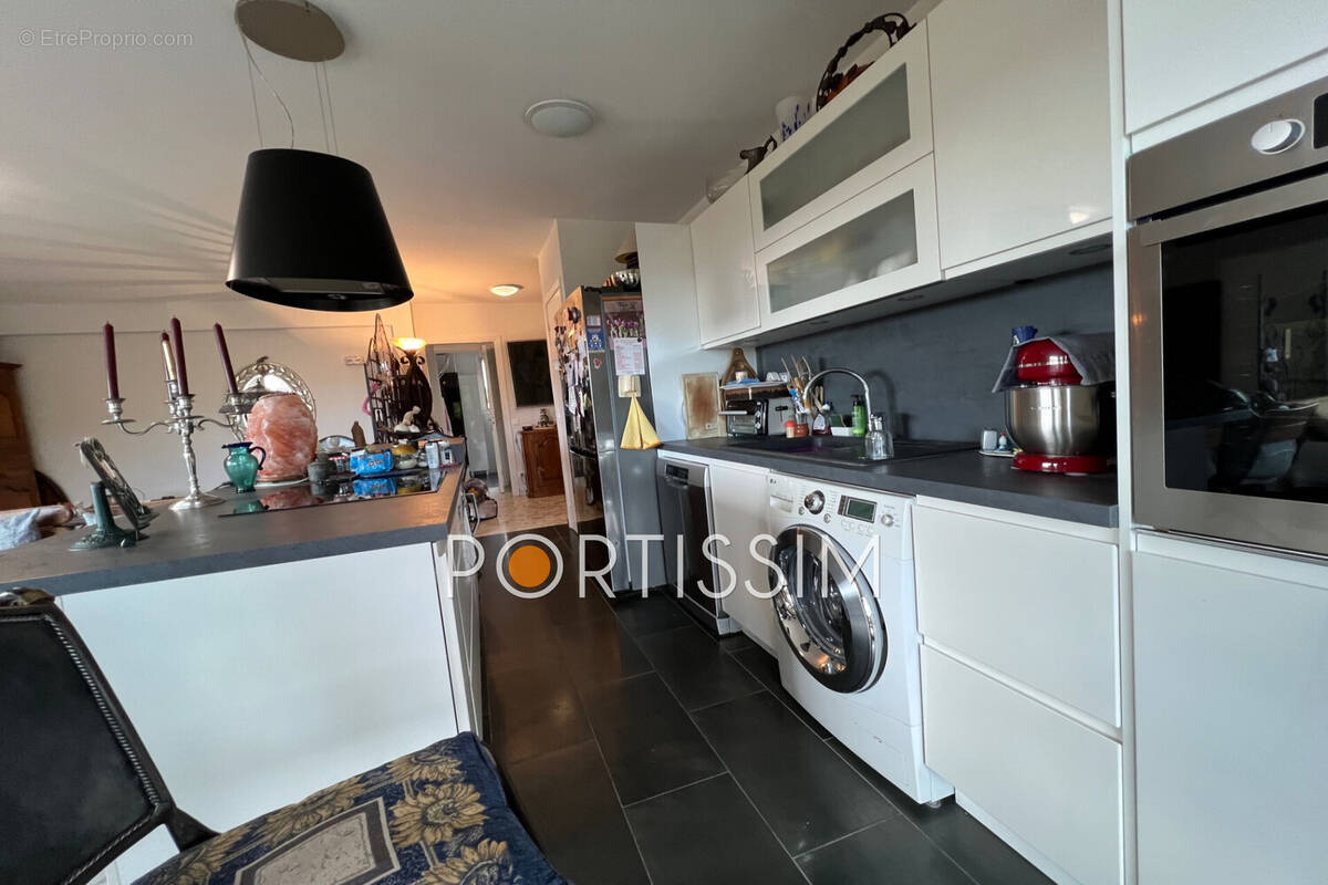 Appartement à SAINT-LAURENT-DU-VAR