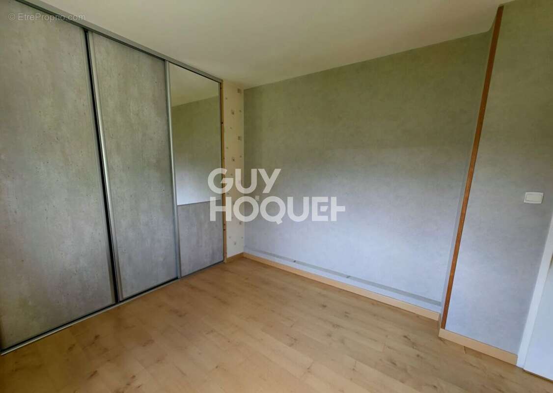 Maison à SAINT-MARTIN-LESTRA