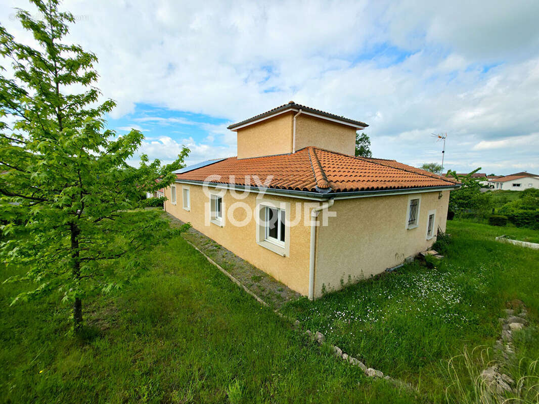 Maison à SAINT-MARTIN-LESTRA