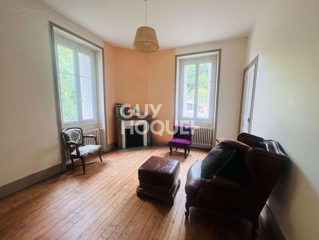 Maison à TOULON-SUR-ARROUX