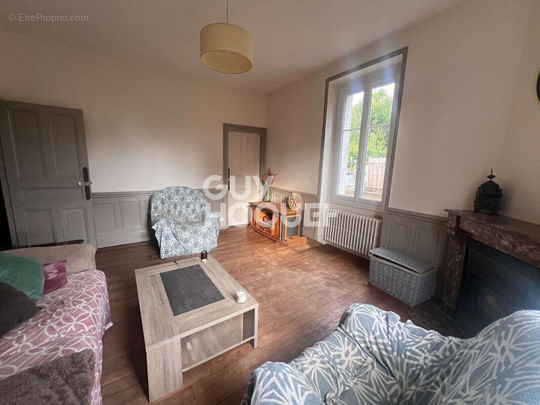 Maison à TOULON-SUR-ARROUX