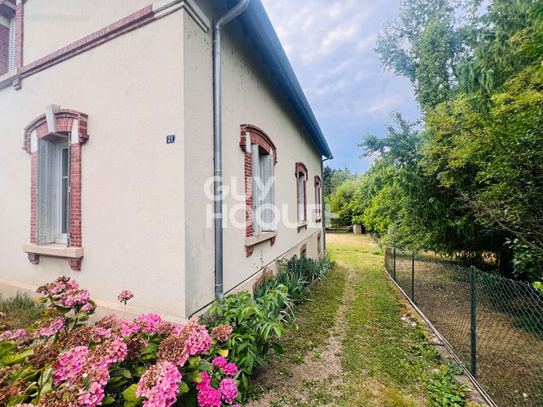 Maison à TOULON-SUR-ARROUX