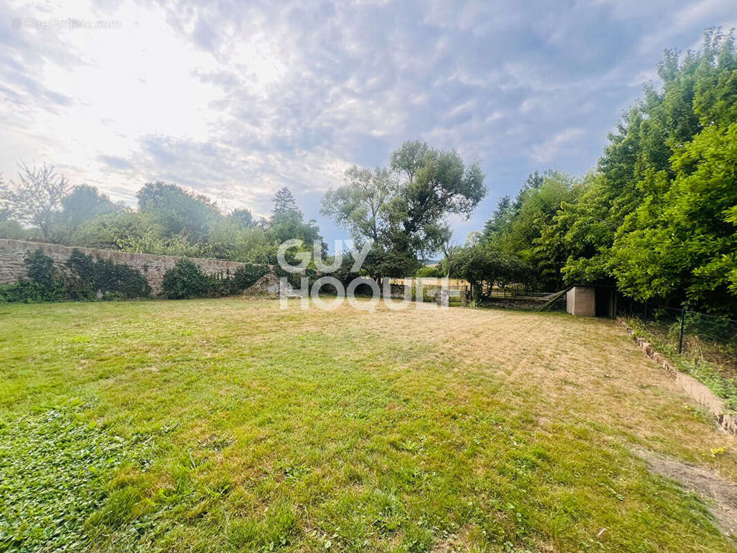 Maison à TOULON-SUR-ARROUX