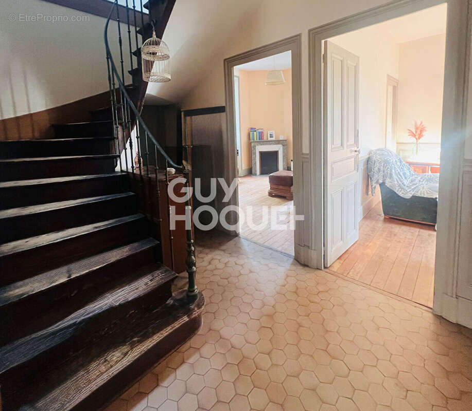 Maison à TOULON-SUR-ARROUX