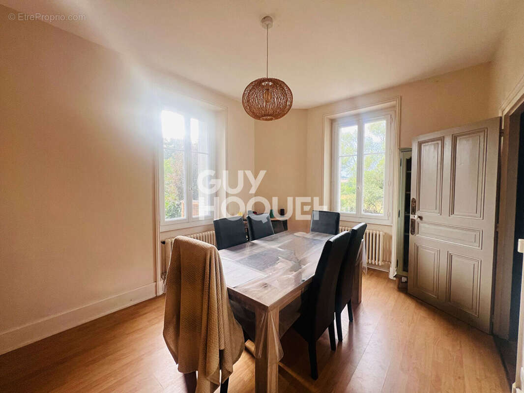 Maison à TOULON-SUR-ARROUX