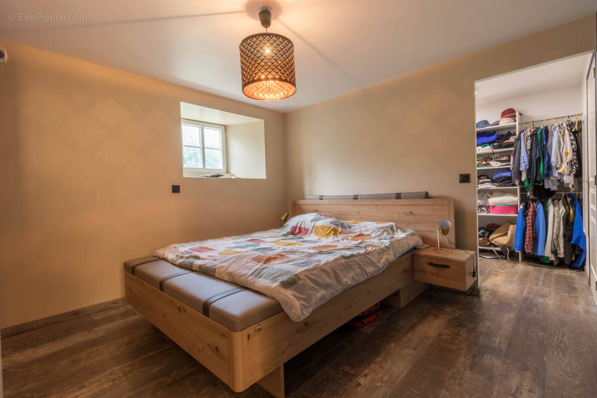 Maison à COMBOURTILLE