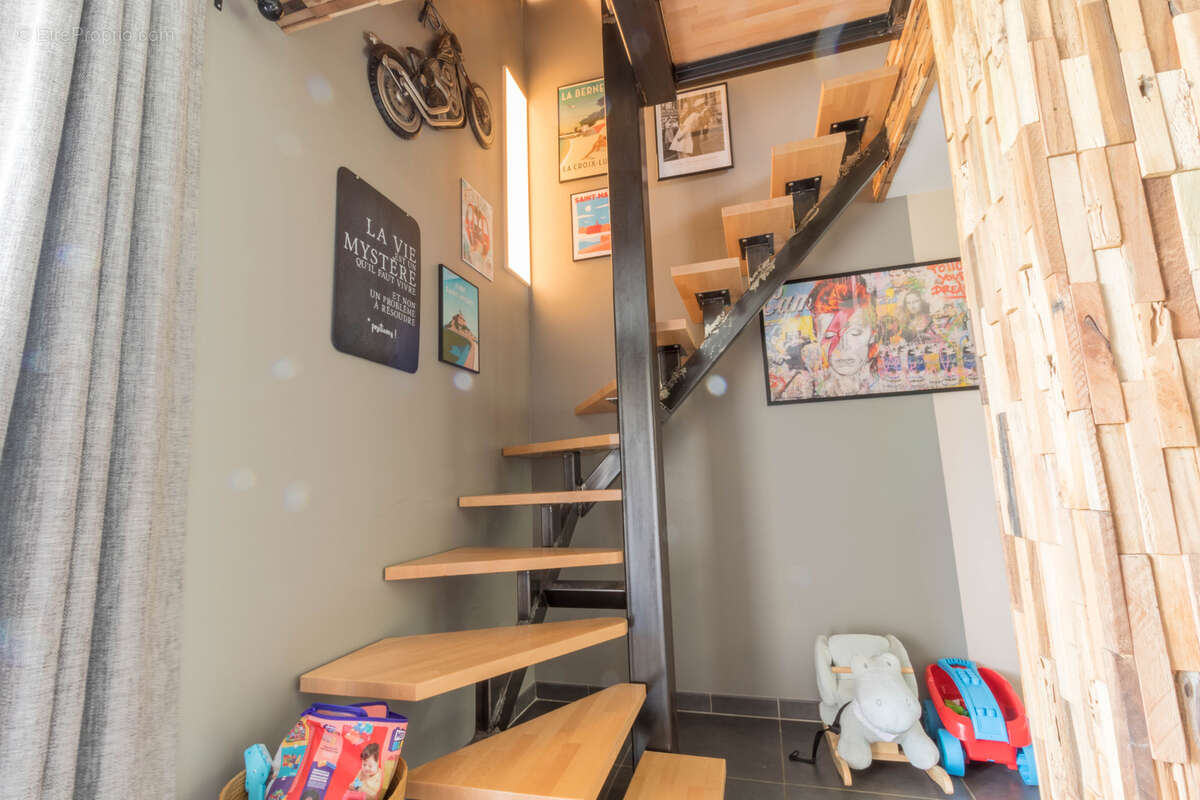 Maison à COMBOURTILLE