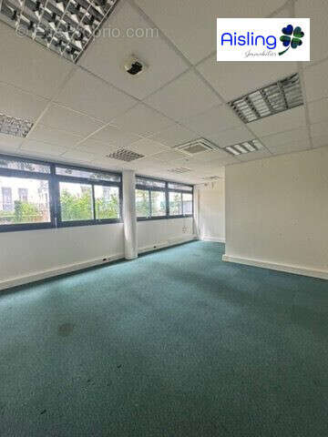 Commerce à JOUE-LES-TOURS