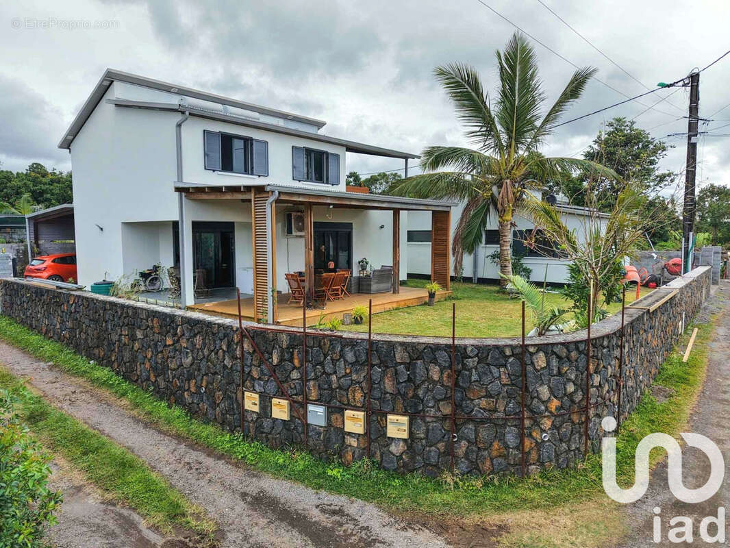 Photo 2 - Maison à SAINT-BENOIT