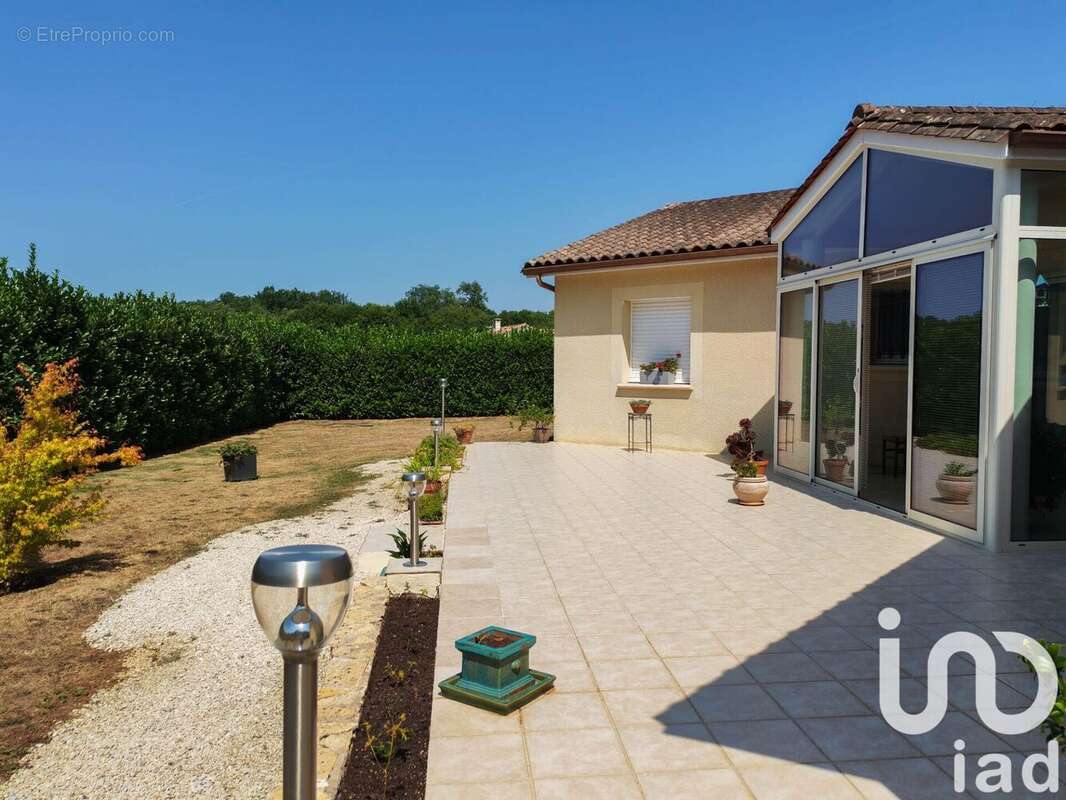 Photo 2 - Maison à LA CHAPELLE-AUBAREIL