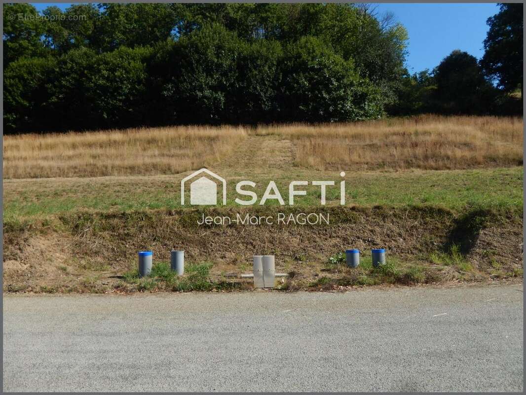 Photo 4 - Terrain à MONTREUIL-SOUS-PEROUSE