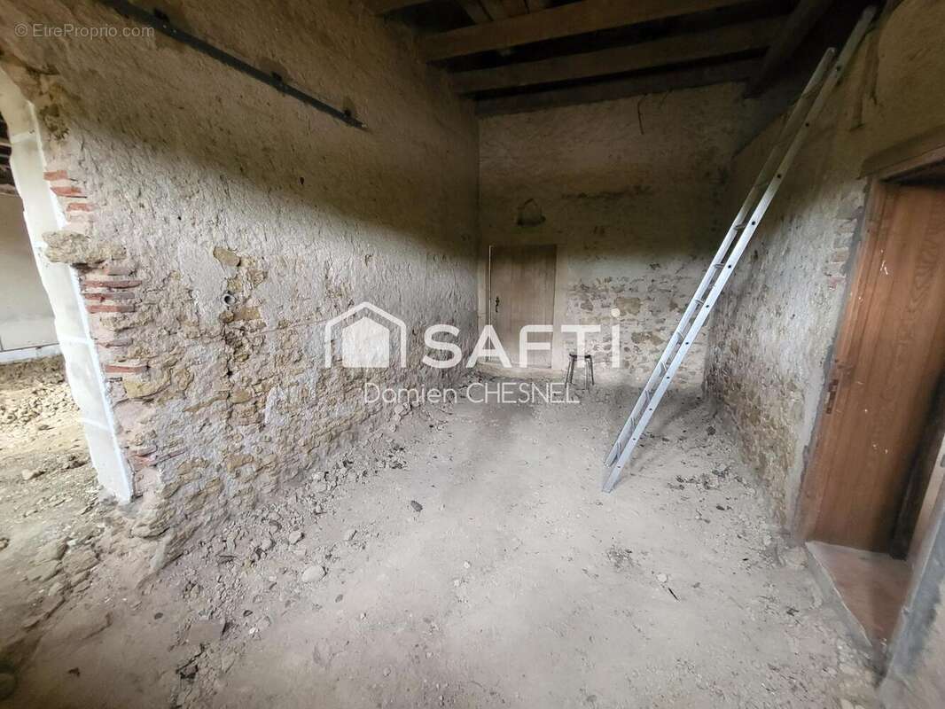 Photo 4 - Maison à AINAY-LE-CHATEAU