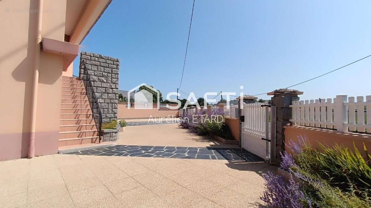 Photo 2 - Maison à BRICQUEVILLE-SUR-MER