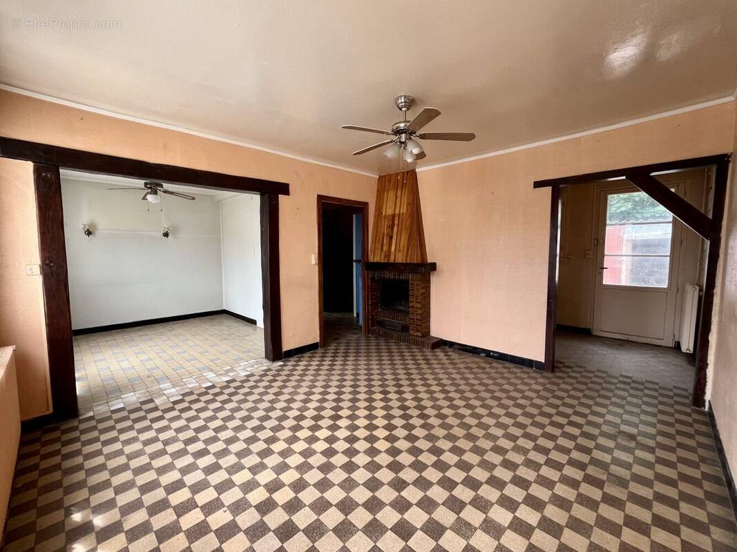 Maison à SAINT-JEAN-DE-LA-RUELLE