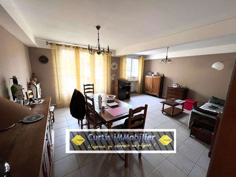 Appartement à SAINT-ETIENNE