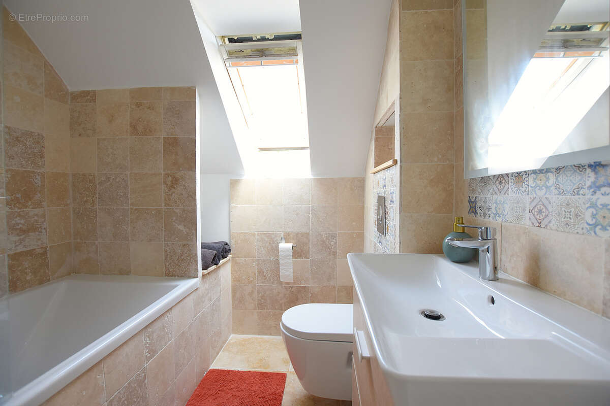 Maison à LES ESSARTS-LE-ROI