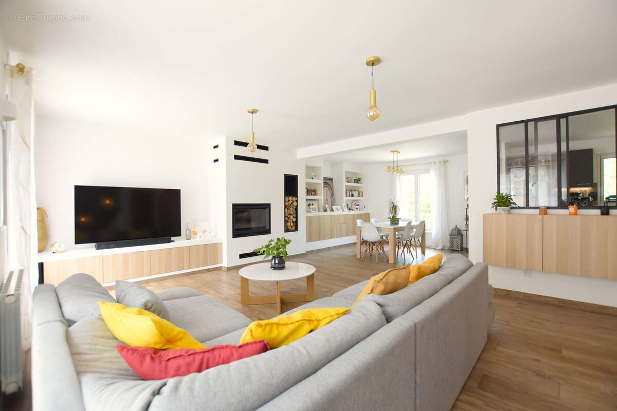 Maison à LES ESSARTS-LE-ROI