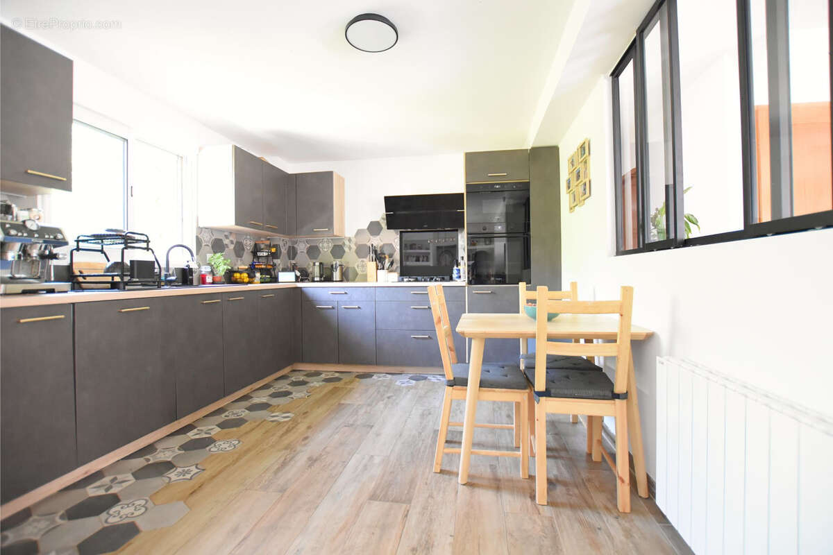 Maison à LES ESSARTS-LE-ROI