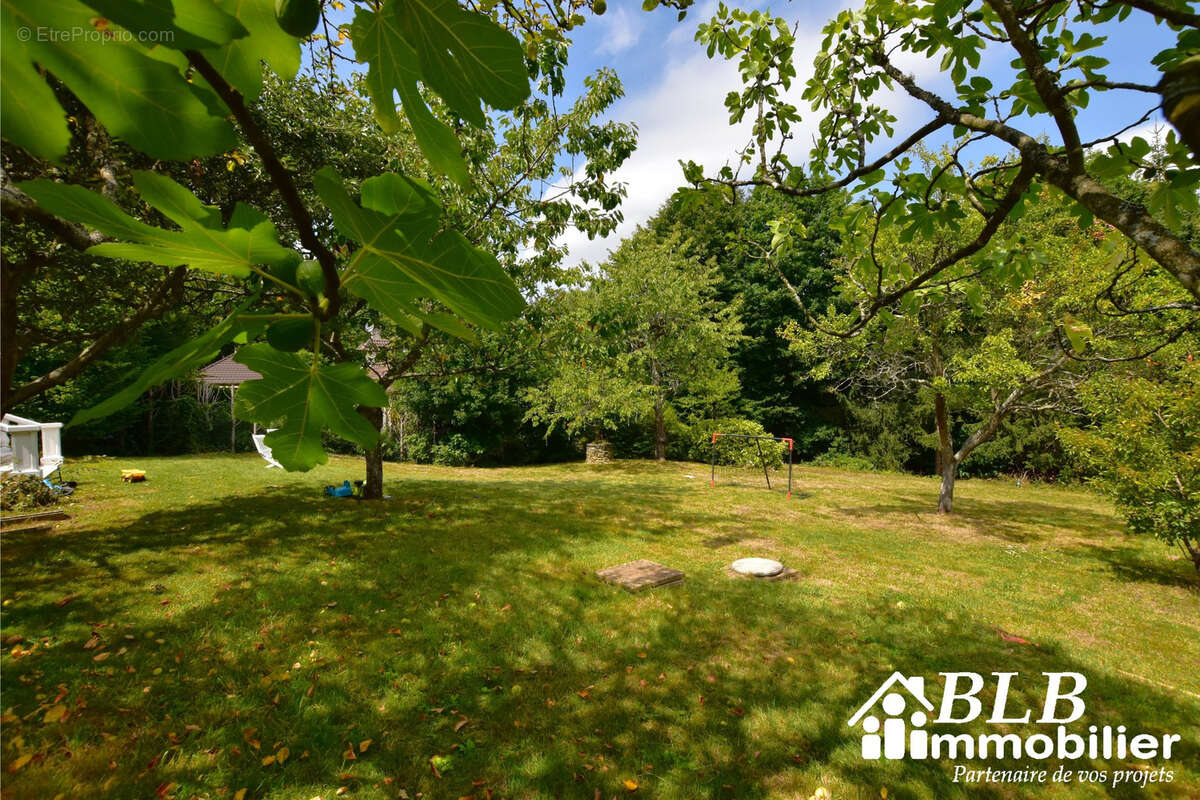 Maison à LES ESSARTS-LE-ROI