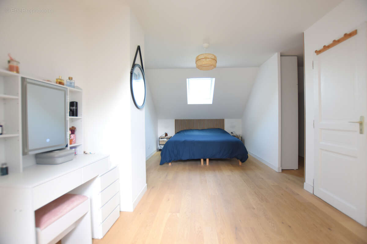 Maison à LES ESSARTS-LE-ROI