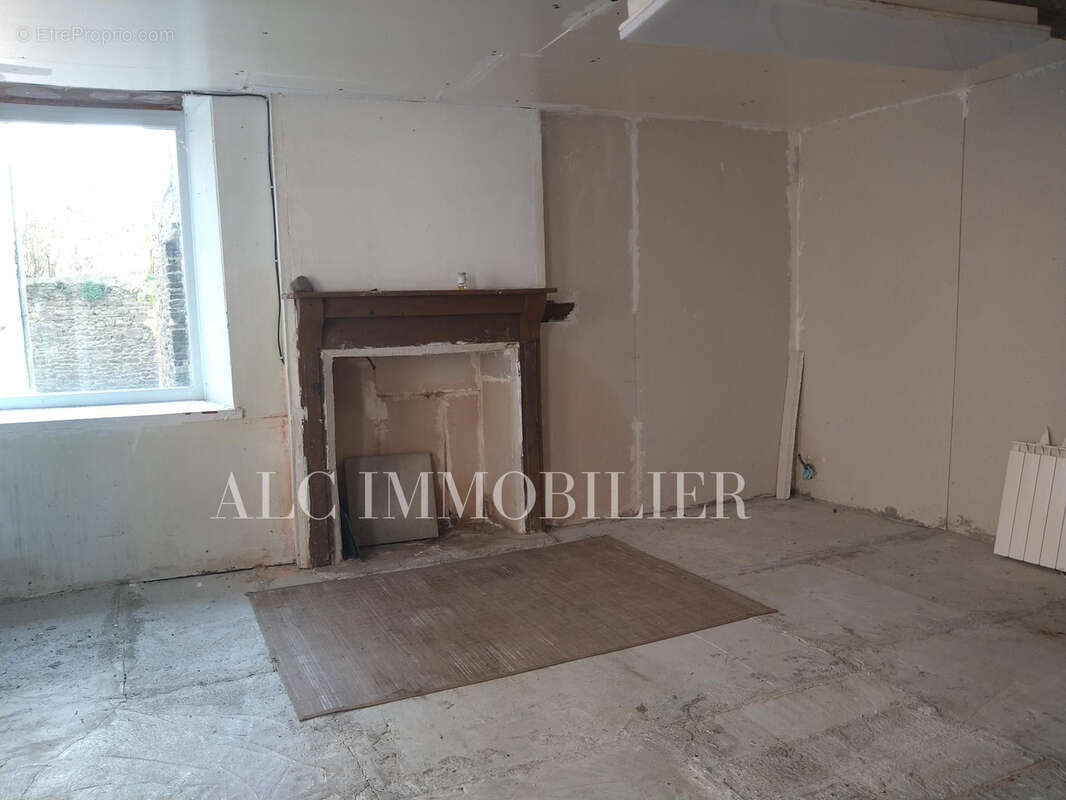 Maison à JAVRON-LES-CHAPELLES