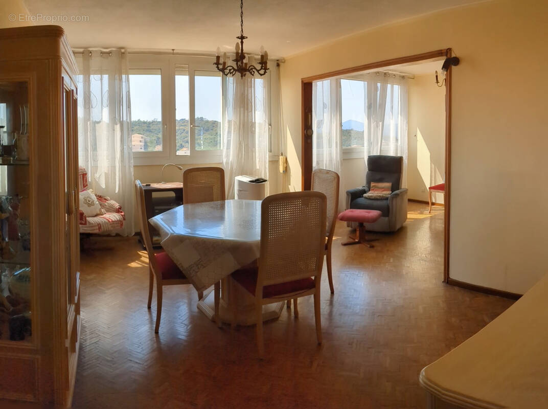 Appartement à LE CANNET