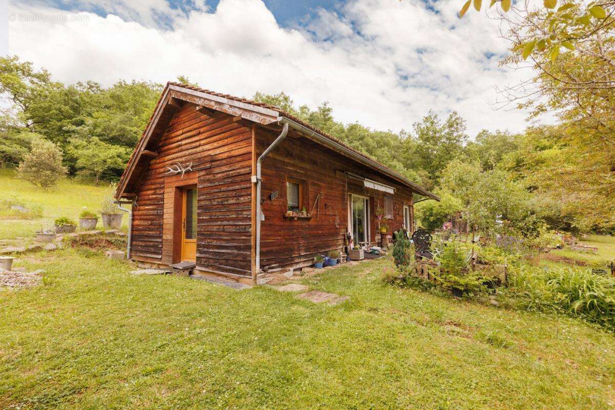 Maison à LA CHAPELLE-AUX-SAINTS