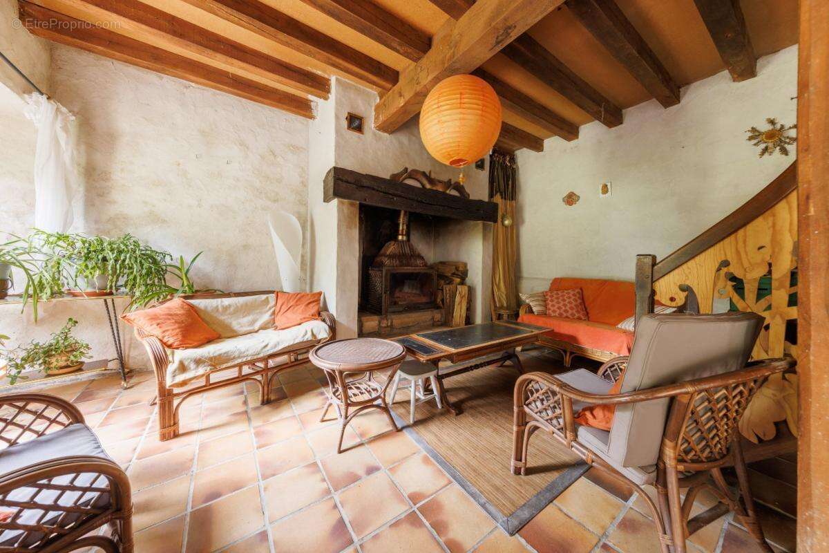 Maison à LA CHAPELLE-AUX-SAINTS