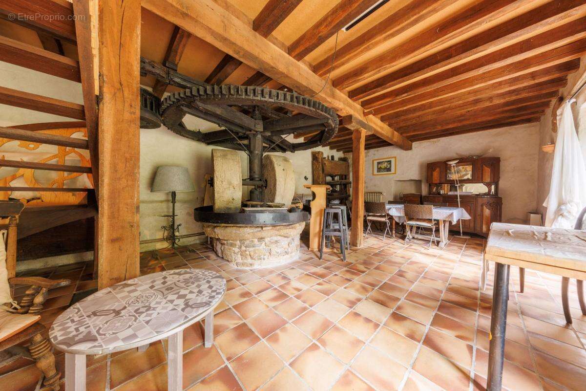 Maison à LA CHAPELLE-AUX-SAINTS