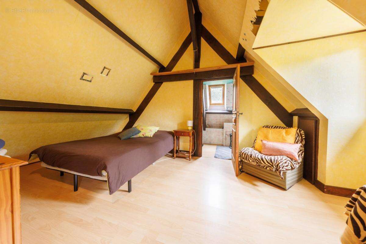 Maison à LA CHAPELLE-AUX-SAINTS