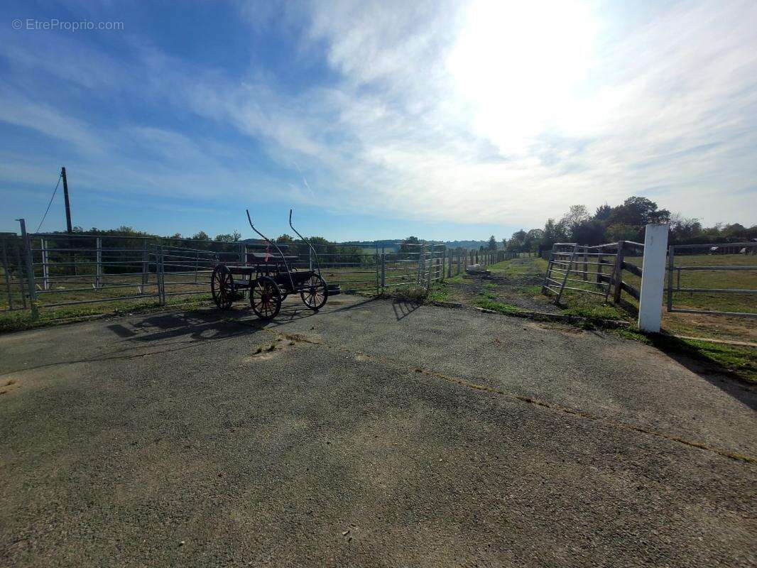 Terrain à SAINT-MAIME-DE-PEREYROL
