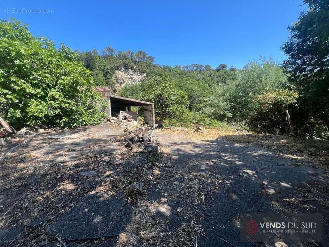 Terrain à LAMALOU-LES-BAINS