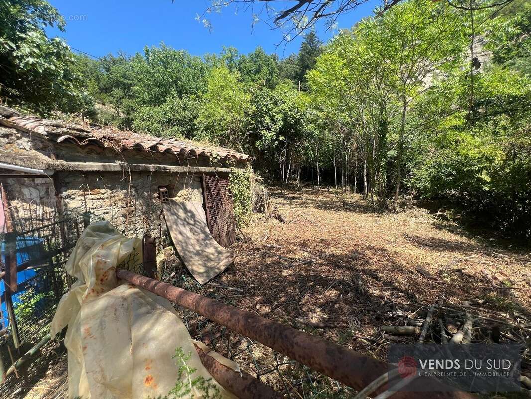 Terrain à LAMALOU-LES-BAINS