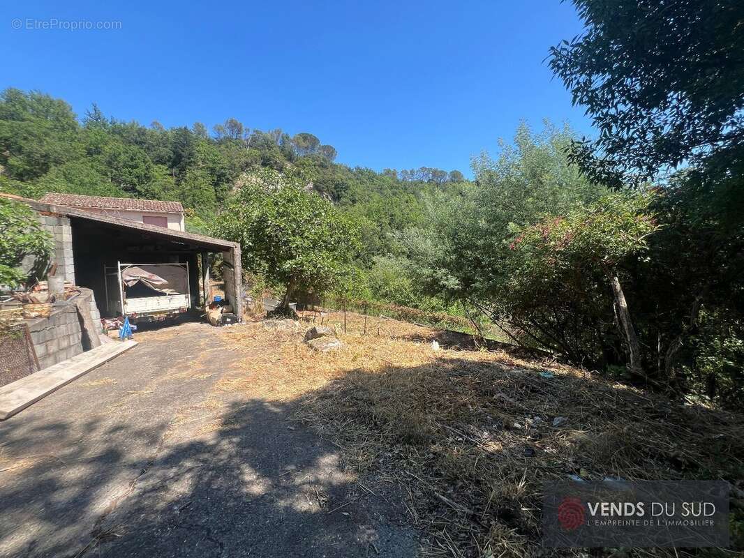 Terrain à LAMALOU-LES-BAINS