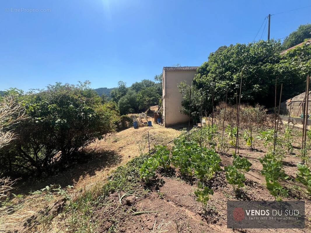 Terrain à LAMALOU-LES-BAINS