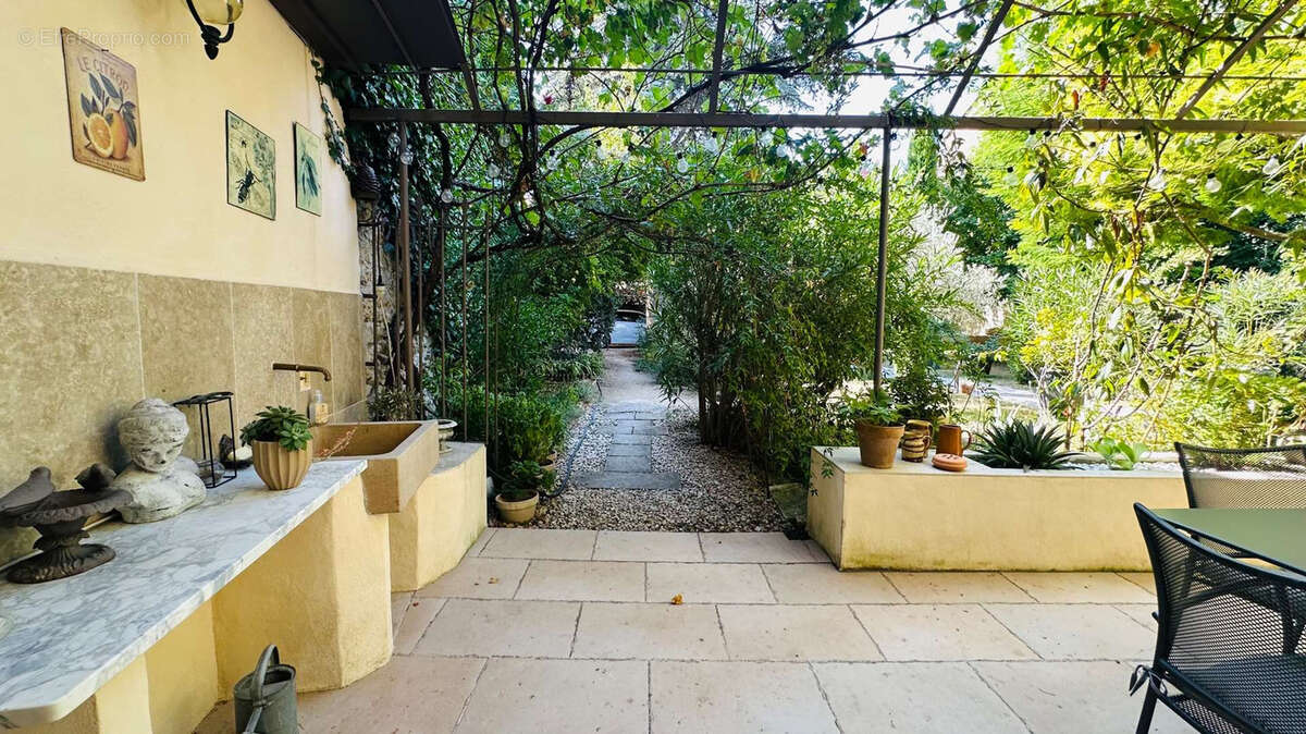 Maison à VAISON-LA-ROMAINE